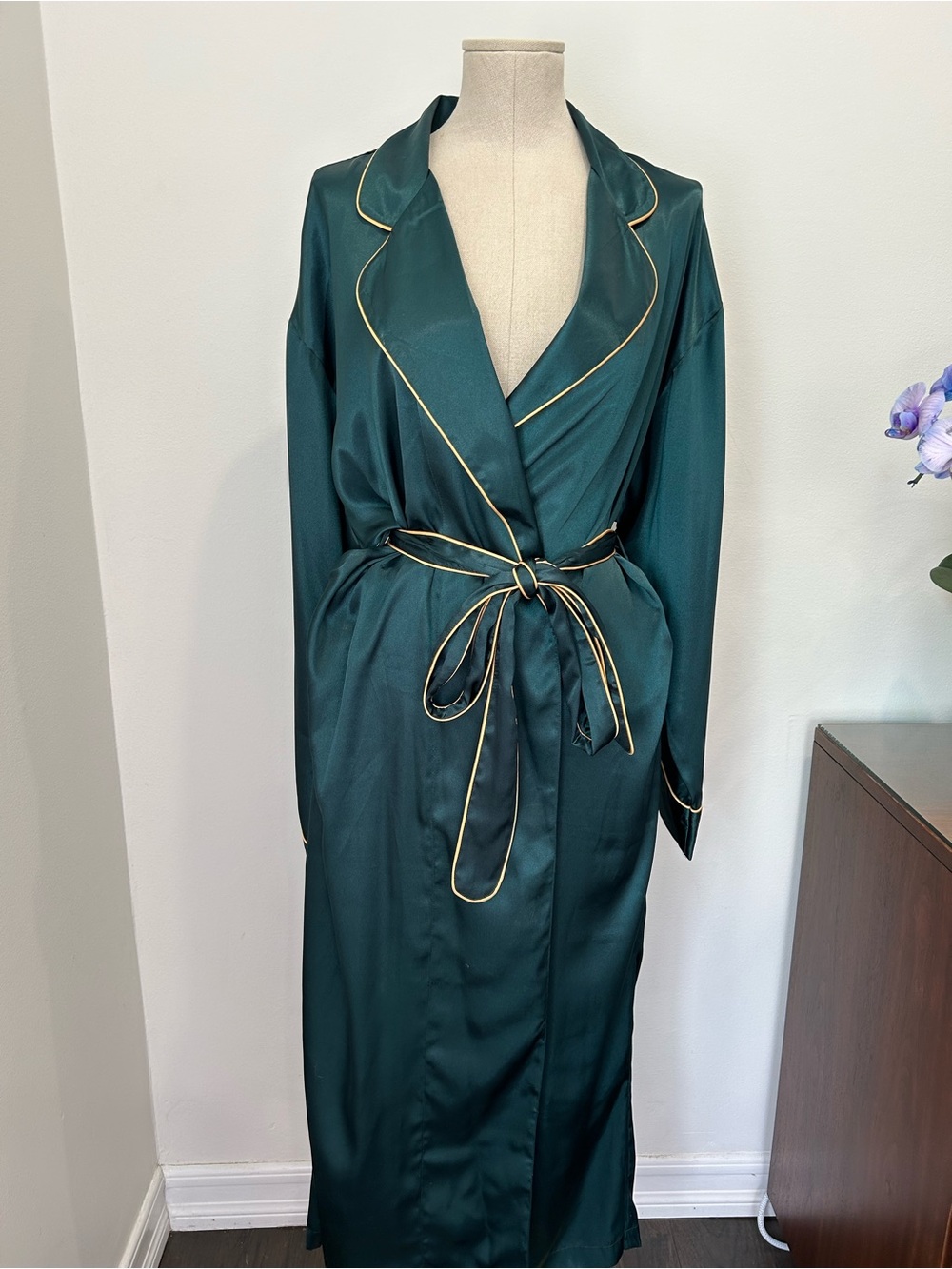 VICTORIA SECRET - VTG Hunter Green/Gold Trim Satin Feel Long Robe Size L